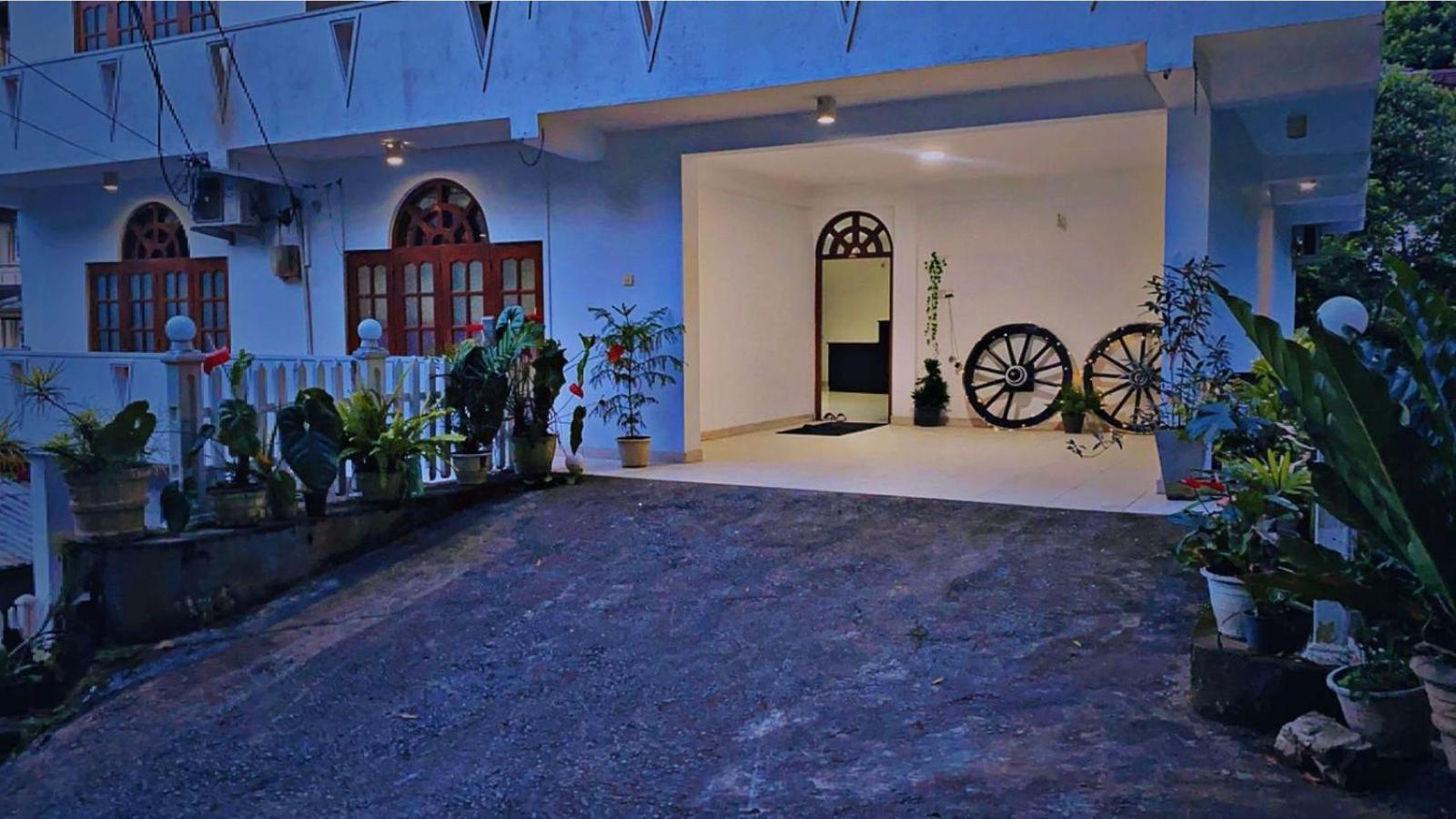 New Nethmi Villa كاندي المظهر الخارجي الصورة